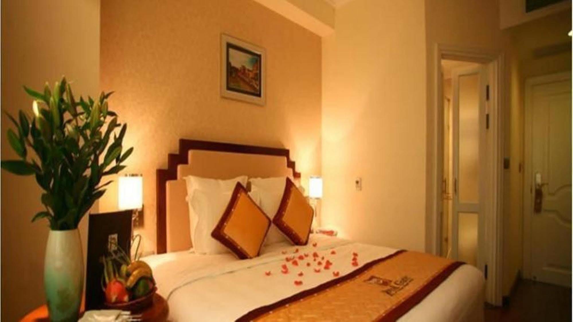 Royal Gate Hotel Hanói Quarto foto
